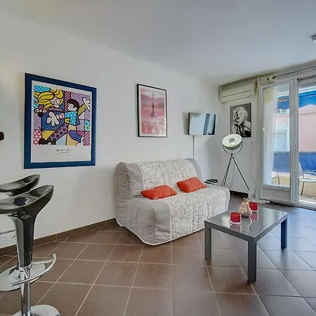 Immogroom -terrace -air Conditioning - City-center Apartment *