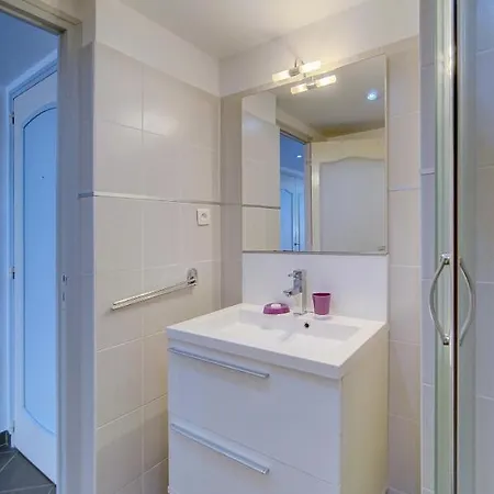 Apartment Immogroom -terrace -air Conditioning - City-center *