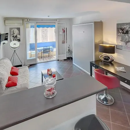 Immogroom -terrace -air Conditioning - City-center *