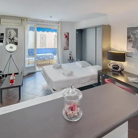Apartment Immogroom -terrace -air Conditioning - City-center *